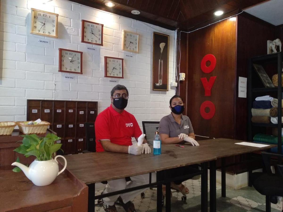 The Twins Hostel Bangkok Exteriör bild
