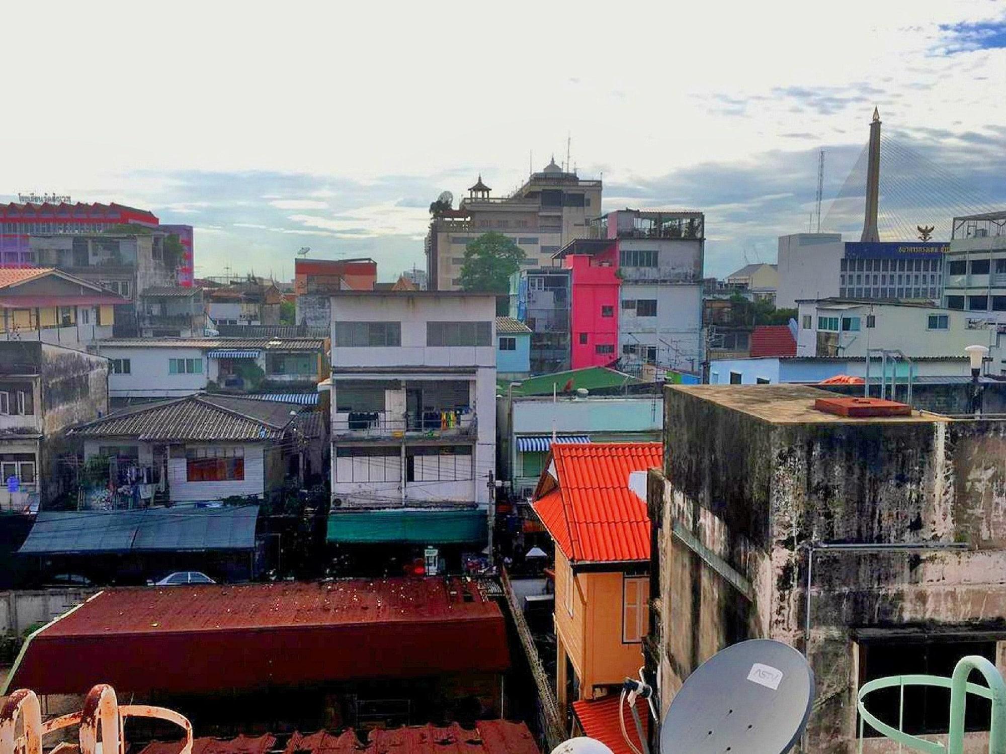 The Twins Hostel Bangkok Exteriör bild