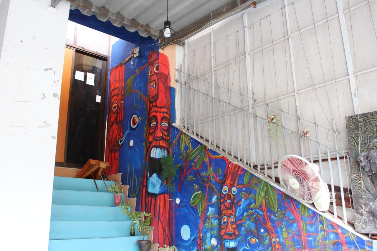 The Twins Hostel Bangkok Exteriör bild