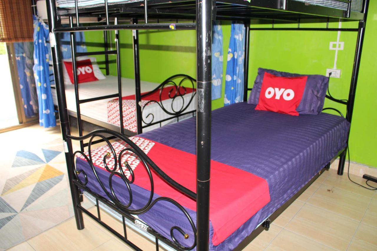The Twins Hostel Bangkok Exteriör bild