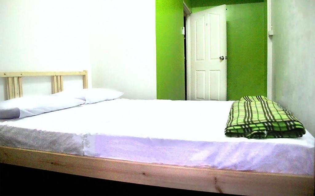 The Twins Hostel Bangkok Exteriör bild