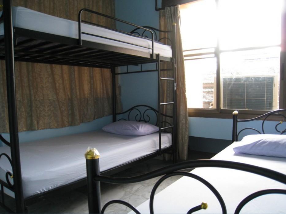 The Twins Hostel Bangkok Exteriör bild